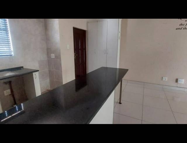 2 BEDROOM TOWNHOUSE FOR SALE IN BASSONIA